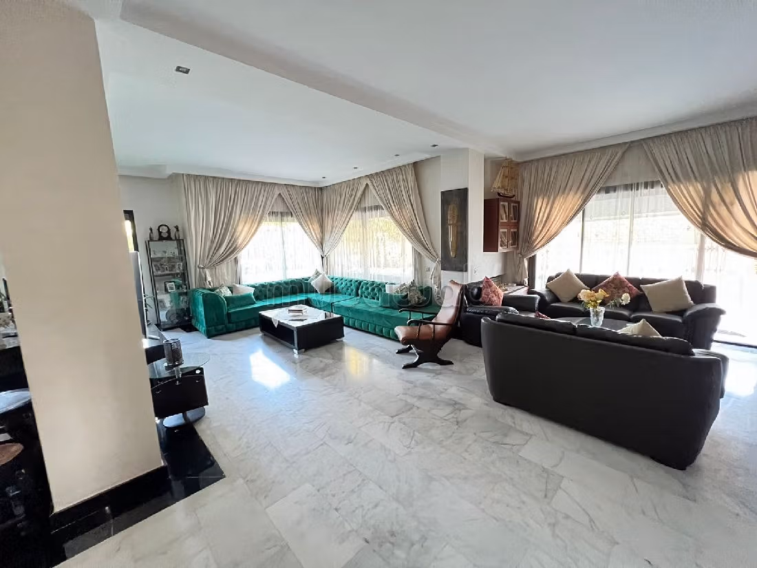 منزل ممتاز للبيع ببوسكورة. 8 قطع. حديقة وشرفة. 