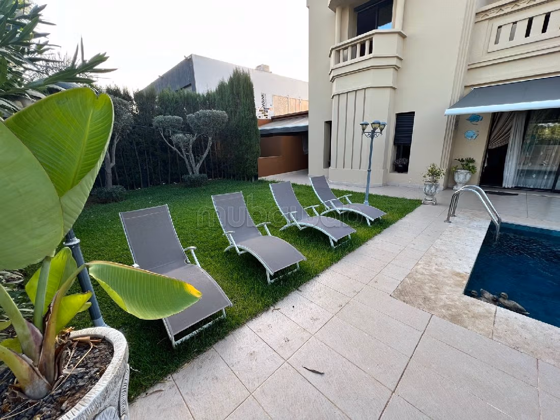 منزل ممتاز للبيع ببوسكورة. 8 قطع. حديقة وشرفة. 