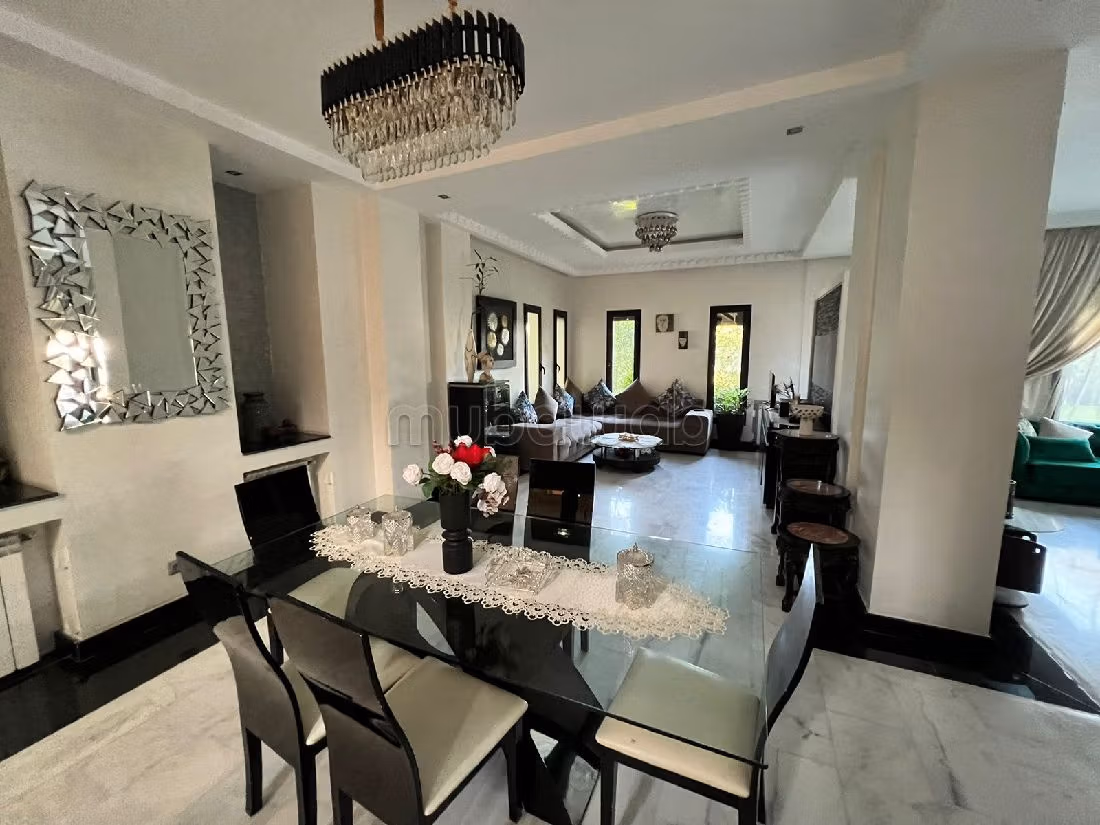 منزل ممتاز للبيع ببوسكورة. 8 قطع. حديقة وشرفة. 