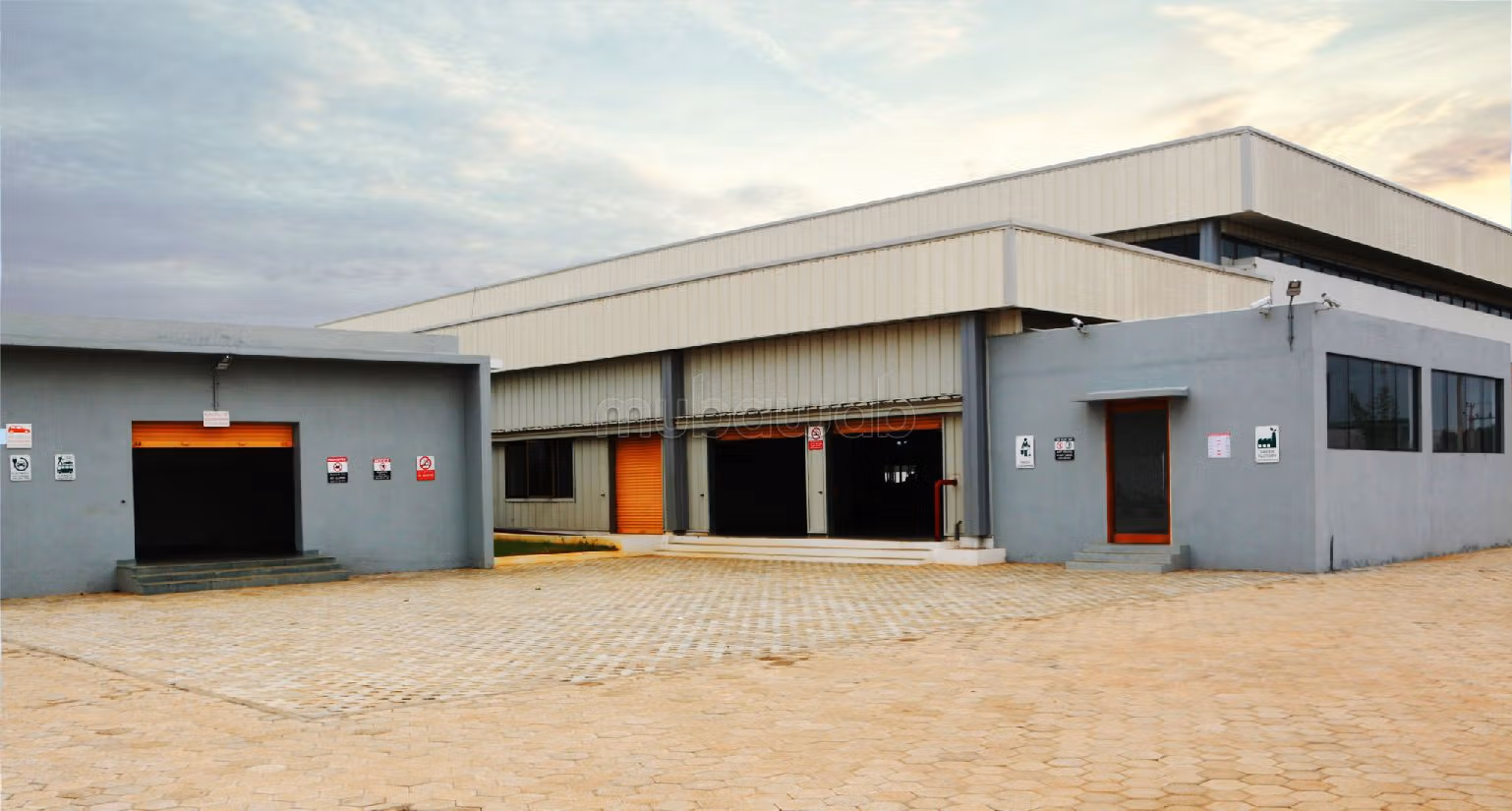 Showroom magasin bureaux 3150 m² Route de Mediouna