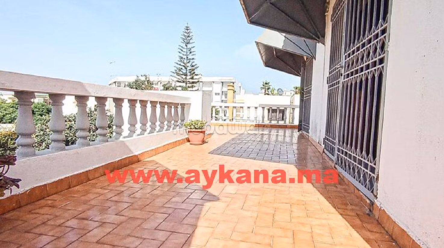 Home to buy in Riyad. 7 beautiful rooms. Terrace and garden. 