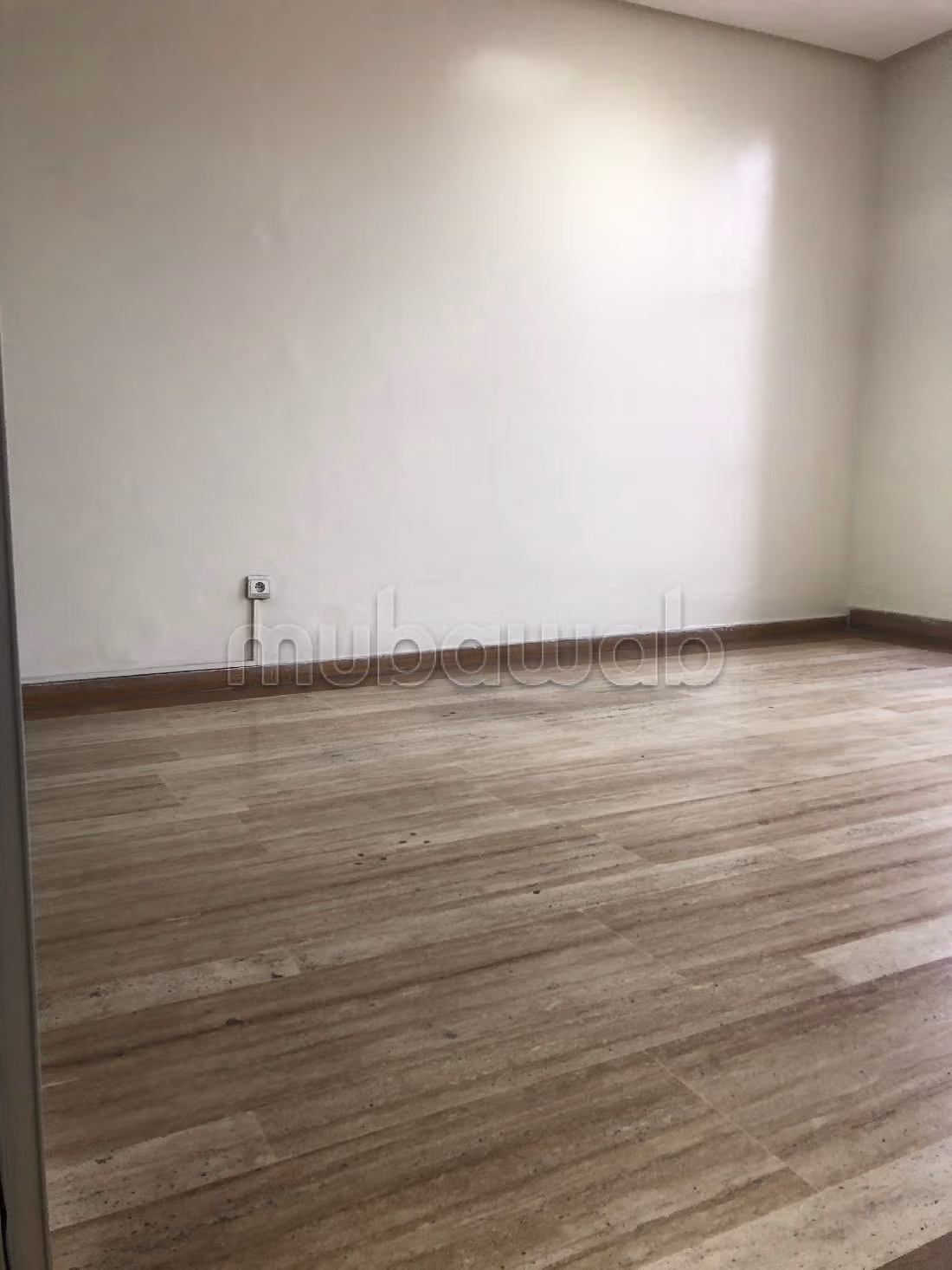 Offices for rent in Maârif. Total area 87 m². Secured door, Secured neighbourhood. 