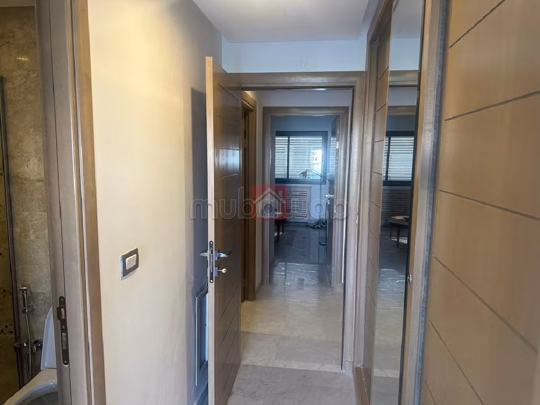 Apartment for rent in Les Jardins de Carthage. Area of 200 m². Furnished. 