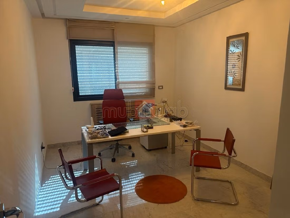 Apartment for rent in Les Jardins de Carthage. Area of 200 m². Furnished. 