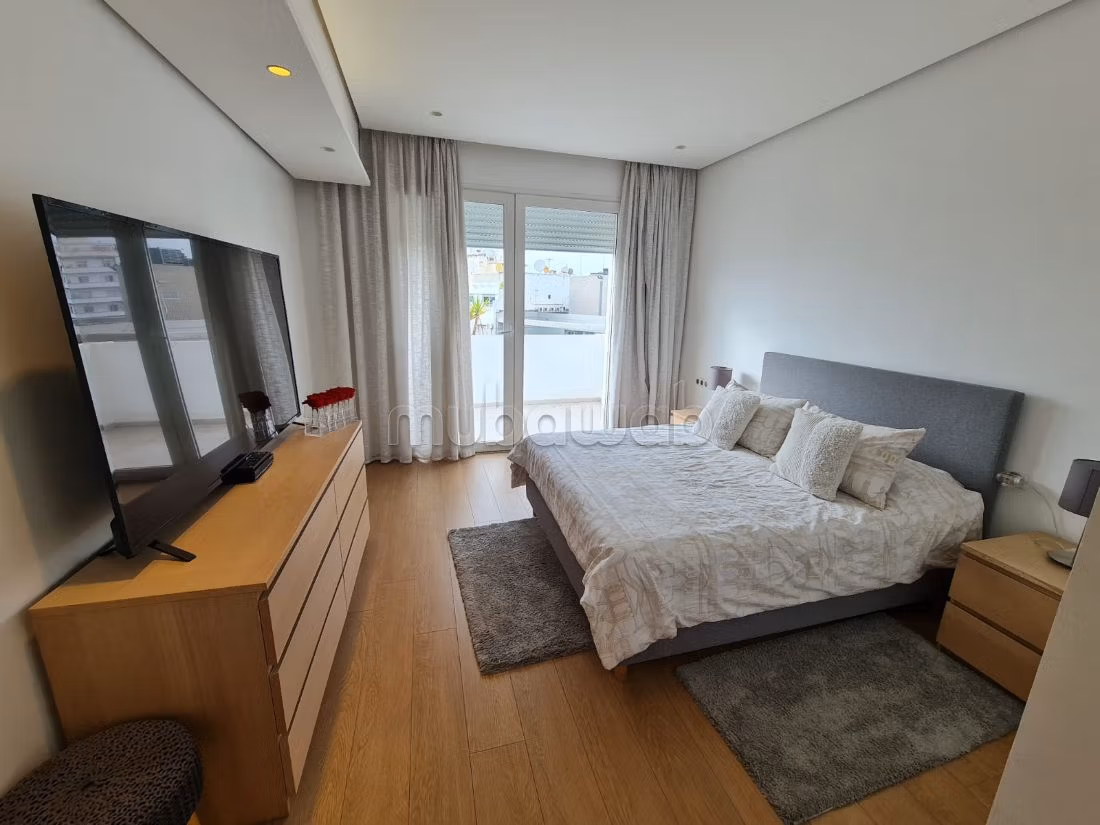 Apartment for rent in Palmier. 2 beautiful rooms. Ample storage space. 