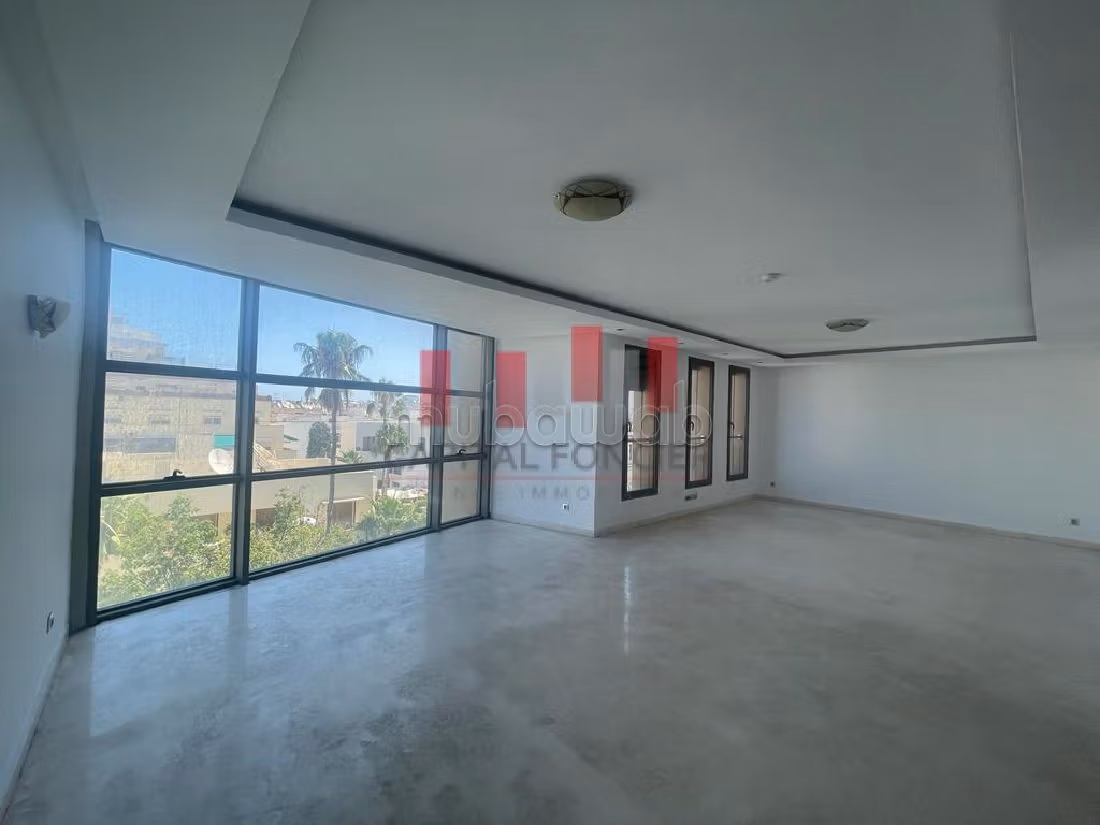 Piso en venta en Gauthier. Gran superficie 223 m². Ascensor y estacionamiento