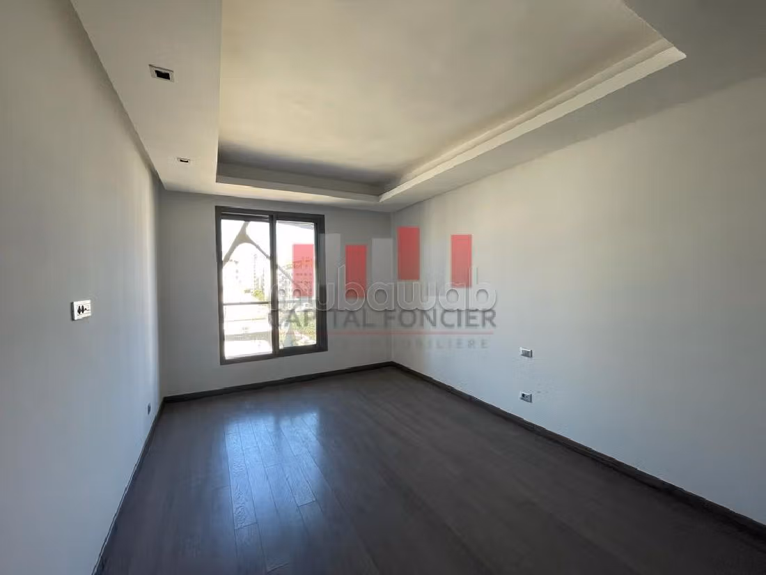 Piso en venta en Gauthier. Gran superficie 223 m². Ascensor y estacionamiento