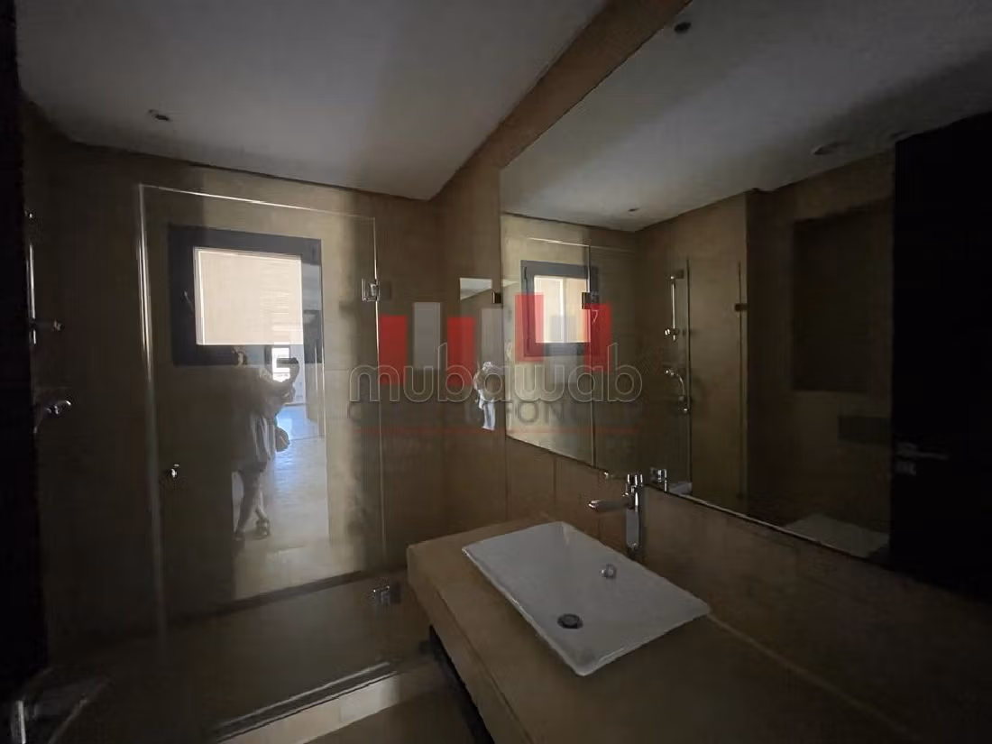 Piso en venta en Gauthier. Gran superficie 223 m². Ascensor y estacionamiento