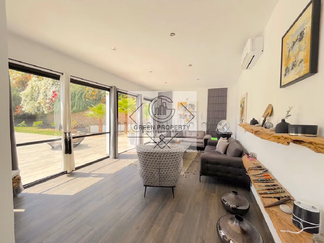 فيلا فاخرة للبيع ب ادا وكرد. 6 قطع مريحة. مفروشة