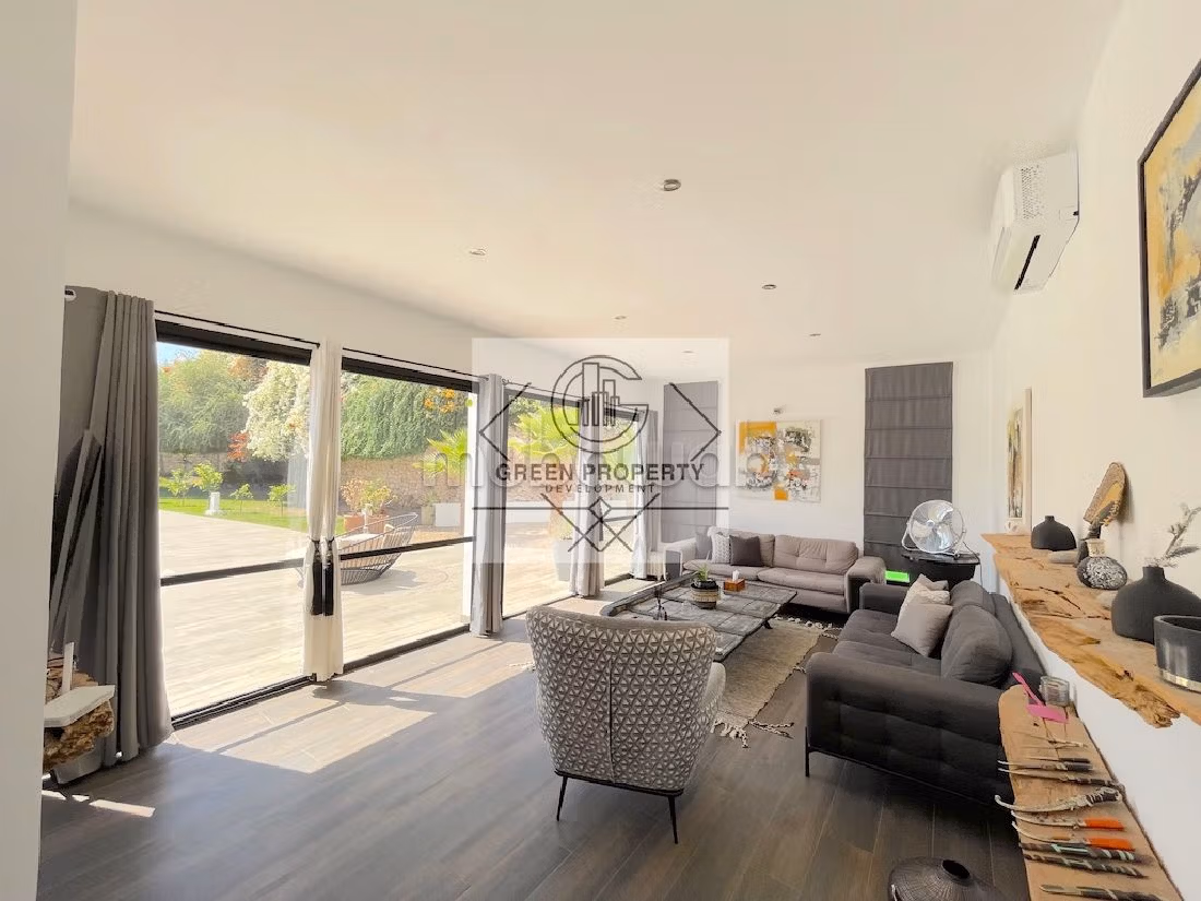 فيلا فاخرة للبيع ب ادا وكرد. 6 قطع مريحة. مفروشة