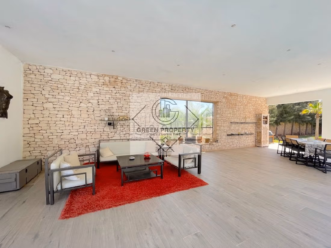 فيلا فاخرة للبيع ب ادا وكرد. 6 قطع مريحة. مفروشة