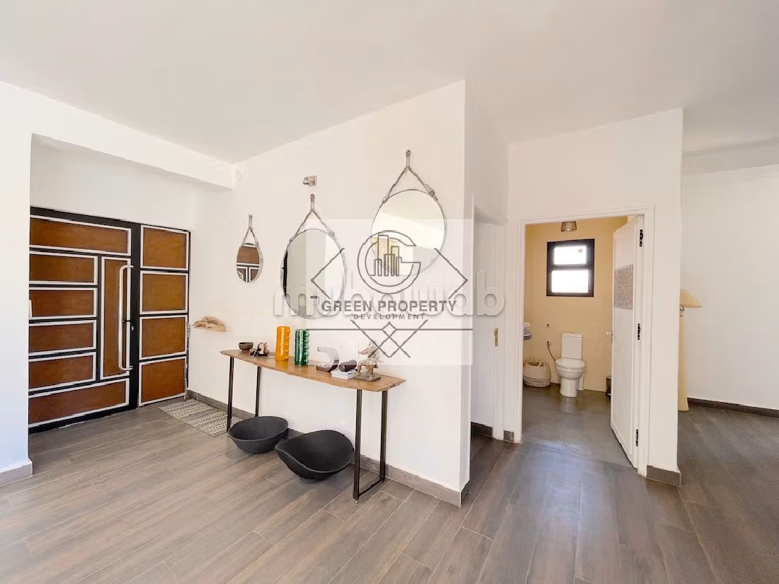 فيلا فاخرة للبيع ب ادا وكرد. 6 قطع مريحة. مفروشة