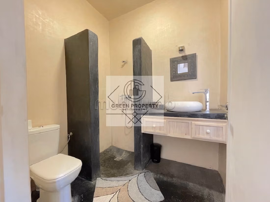 فيلا فاخرة للبيع ب ادا وكرد. 6 قطع مريحة. مفروشة