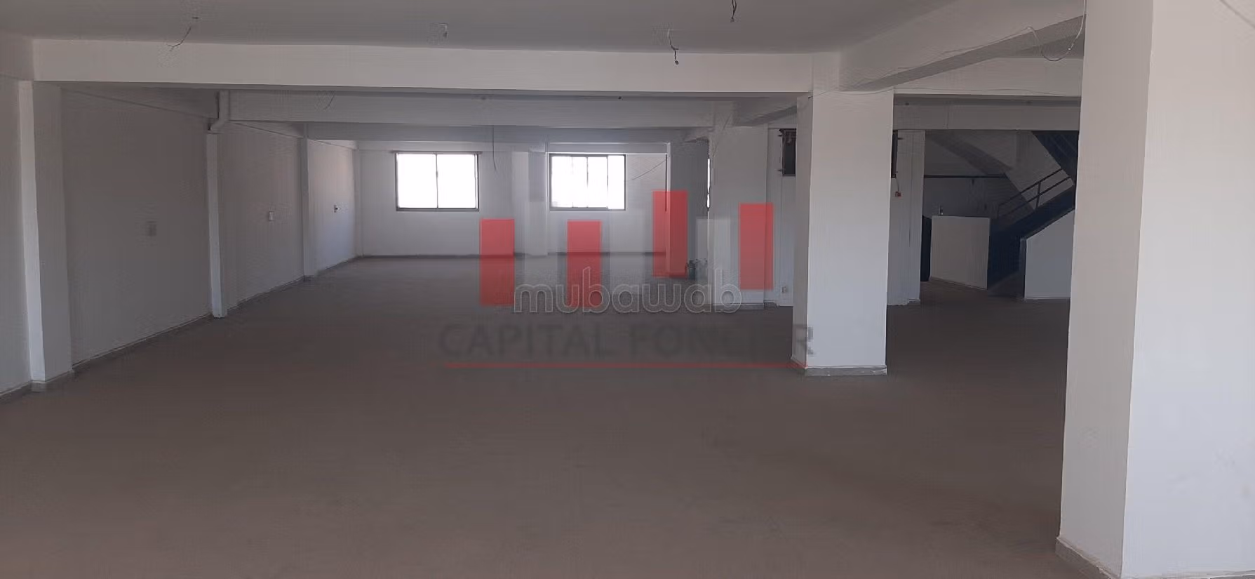 Oficinas y locales comerciales en alquiler en Lissasfa. Gran superficie 2060 m²