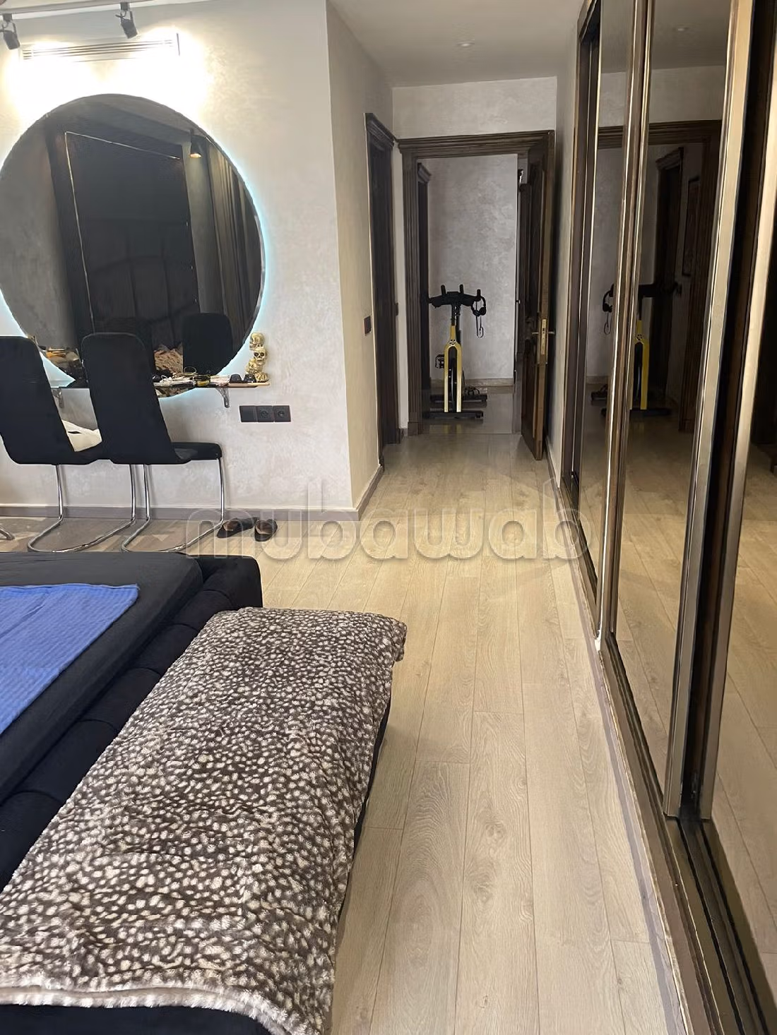 Magnífico piso en venta en Racine Extension. Pequeña superficie 178 m². Con ascensor y terraza. 