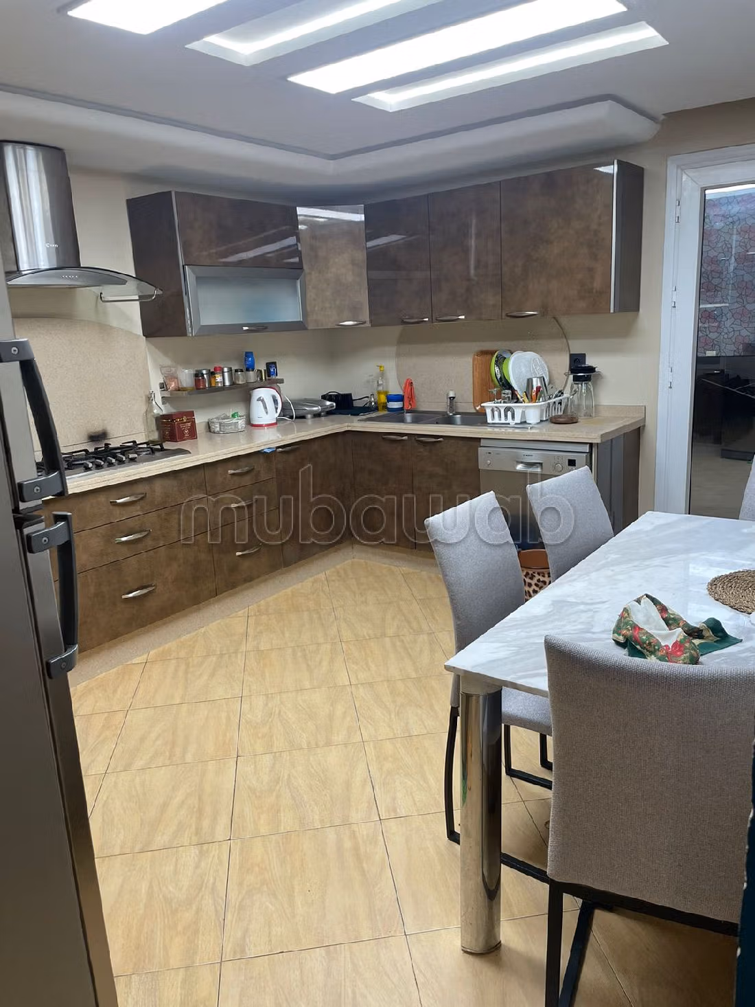 Magnífico piso en venta en Racine Extension. Pequeña superficie 178 m². Con ascensor y terraza. 