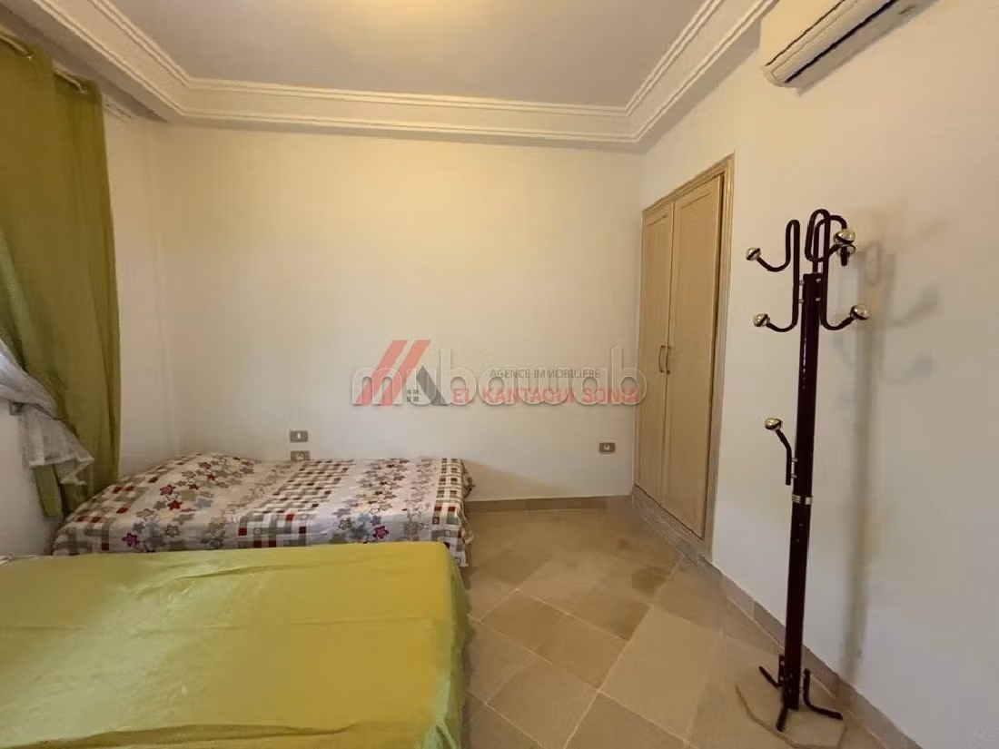 Appartamento in vendita. Superficie totale 120 m². Terrazzo e garage. 