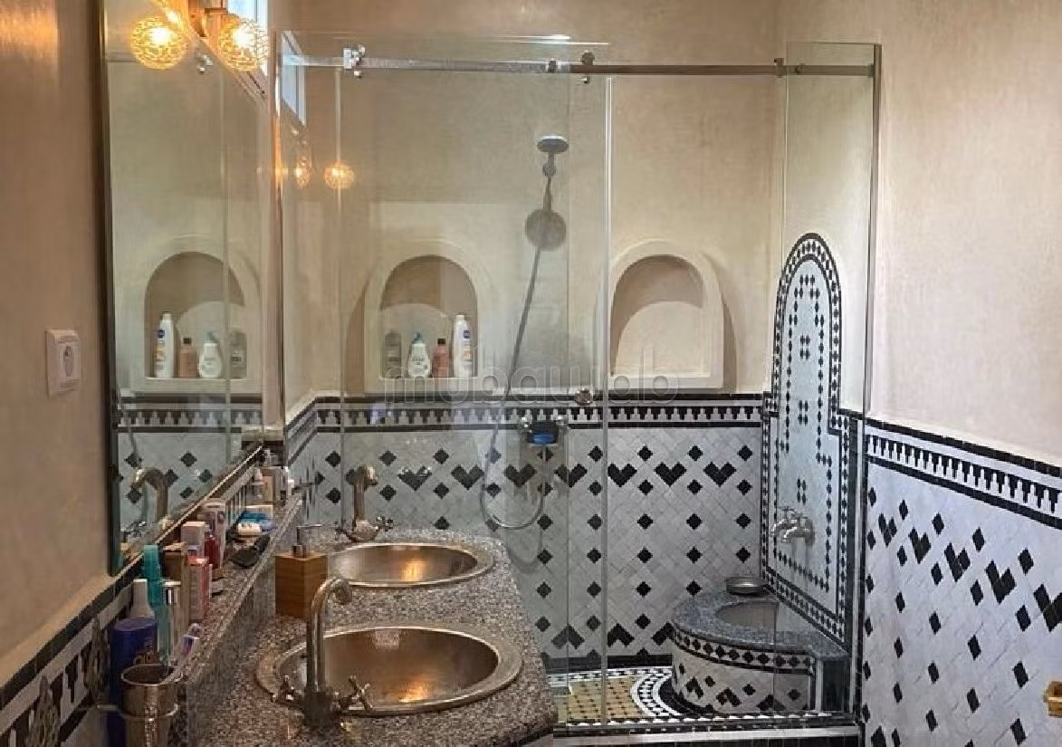 Appartement a louer a tanger avec pisicine et jardin surface 278m²