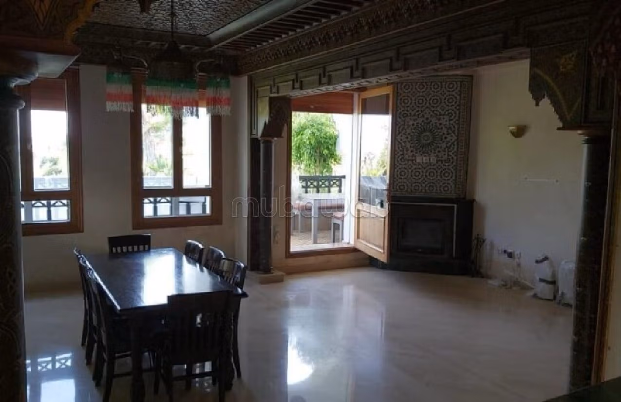 Appartement a louer a tanger avec pisicine et jardin surface 278m²