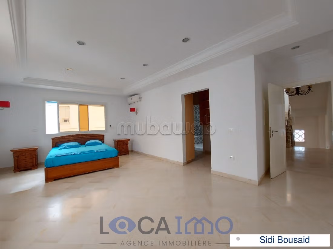 Straordinaria casa di lusso in affitto a Sidi Bousaid. 5 belle camere da letto. Cucina equipaggiata. 