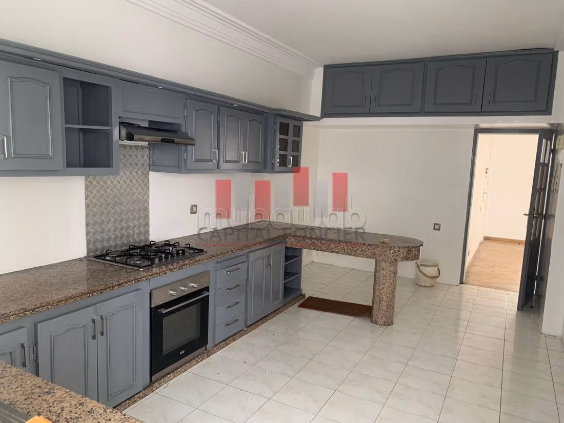 Apartment for rent in Racine. 3 beautiful rooms. With garage and lift