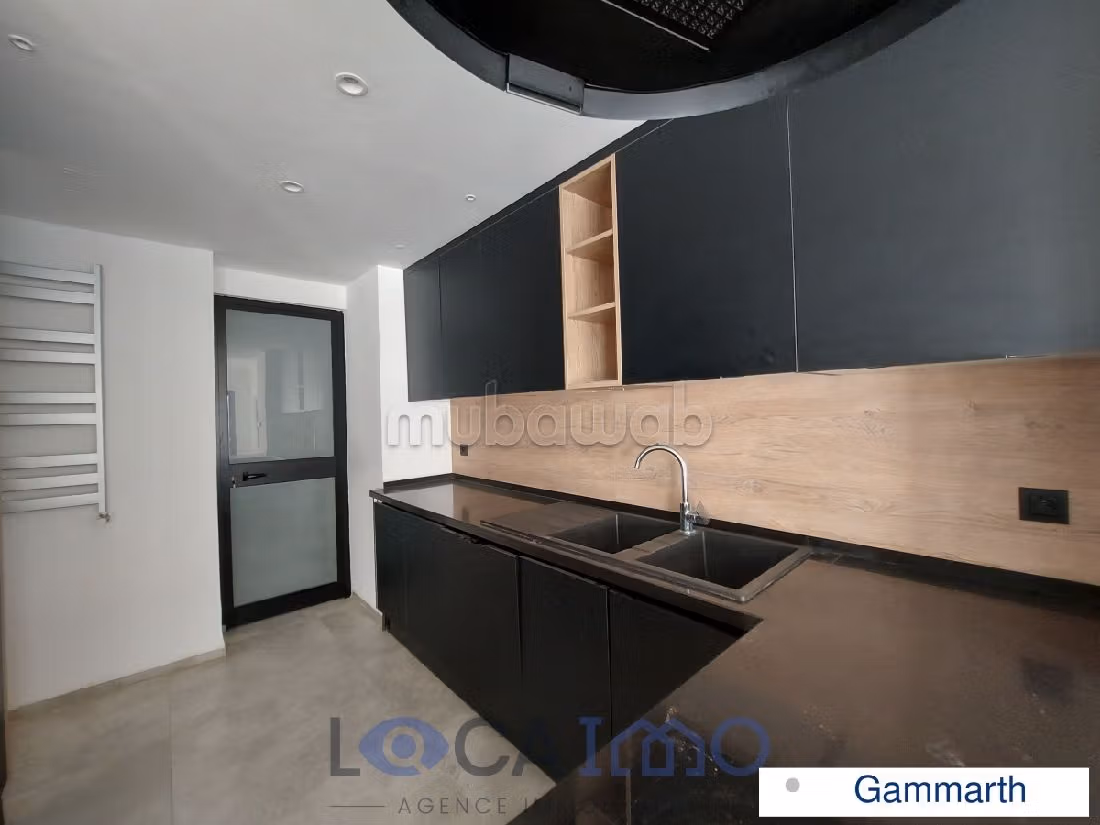 Affitto di uno splendido appartamento a Gammarth. 4 camere. Terrazzo e ascensore. 