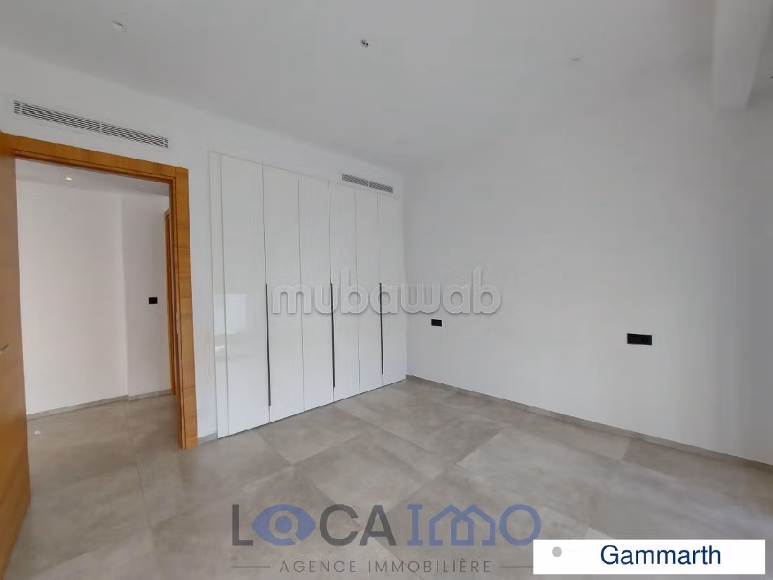 Affitto di uno splendido appartamento a Gammarth. 4 camere. Terrazzo e ascensore. 