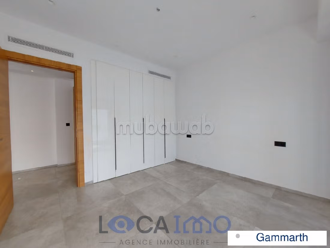 Affitto di uno splendido appartamento a Gammarth. 4 camere. Terrazzo e ascensore. 