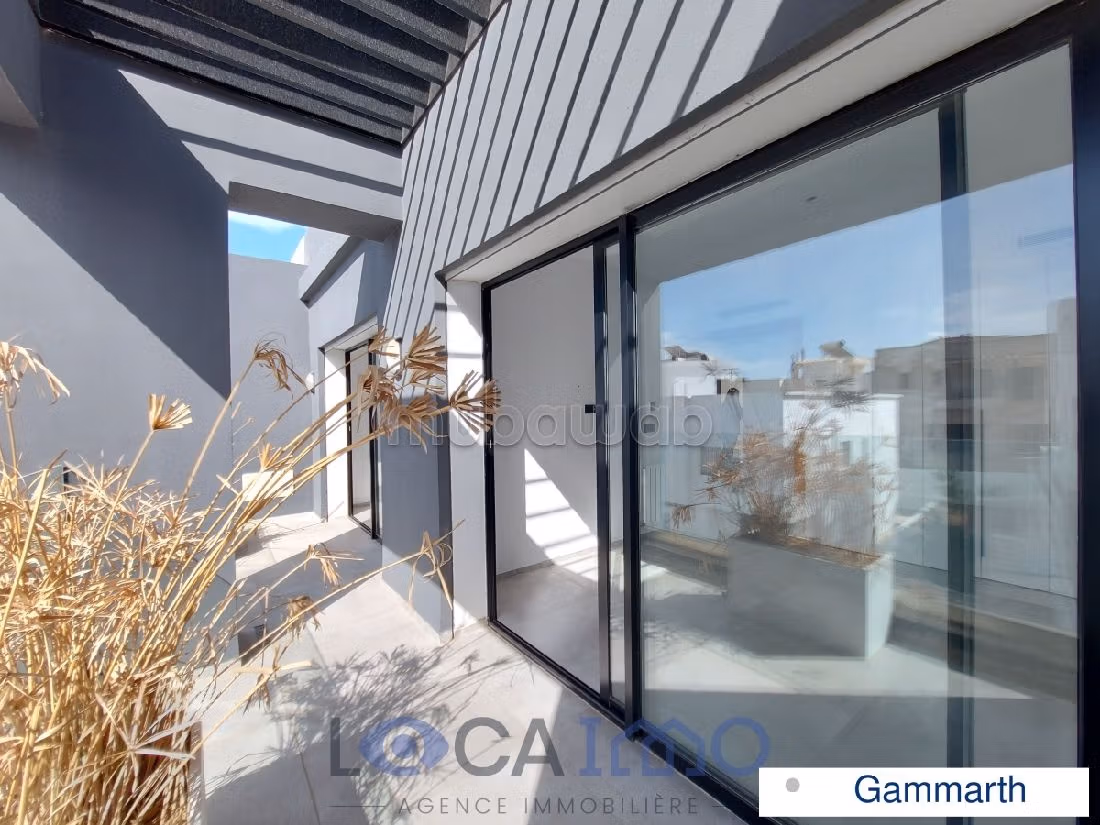 Affitto di uno splendido appartamento a Gammarth. 4 camere. Terrazzo e ascensore. 