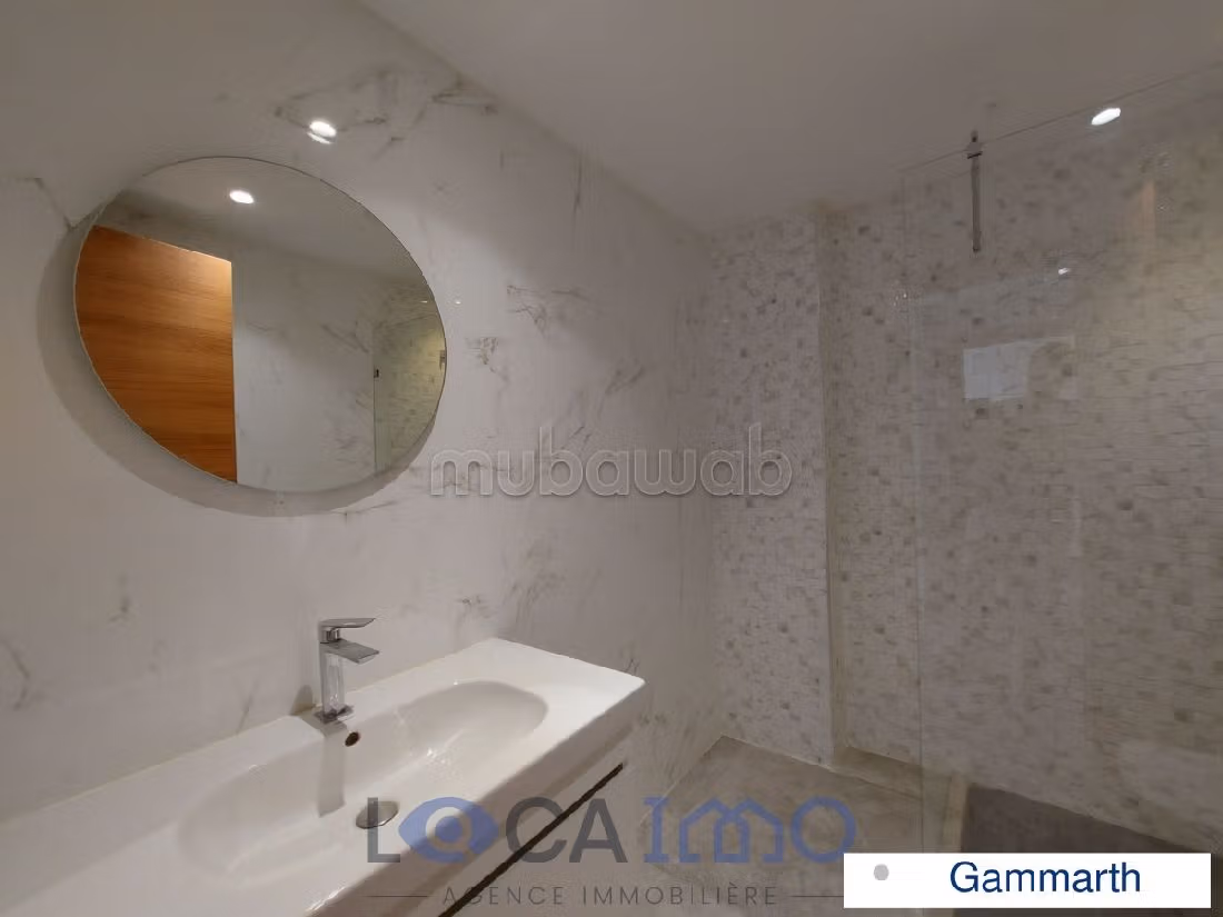 Affitto di uno splendido appartamento a Gammarth. 4 camere. Terrazzo e ascensore. 