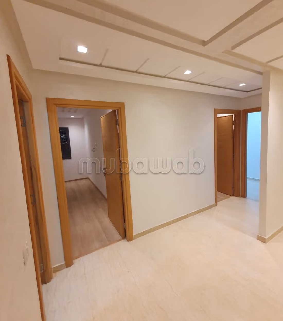 Vendita di un bell'appartamento a Aïn Sebaâ. 3 camere. Con garage e ascensore