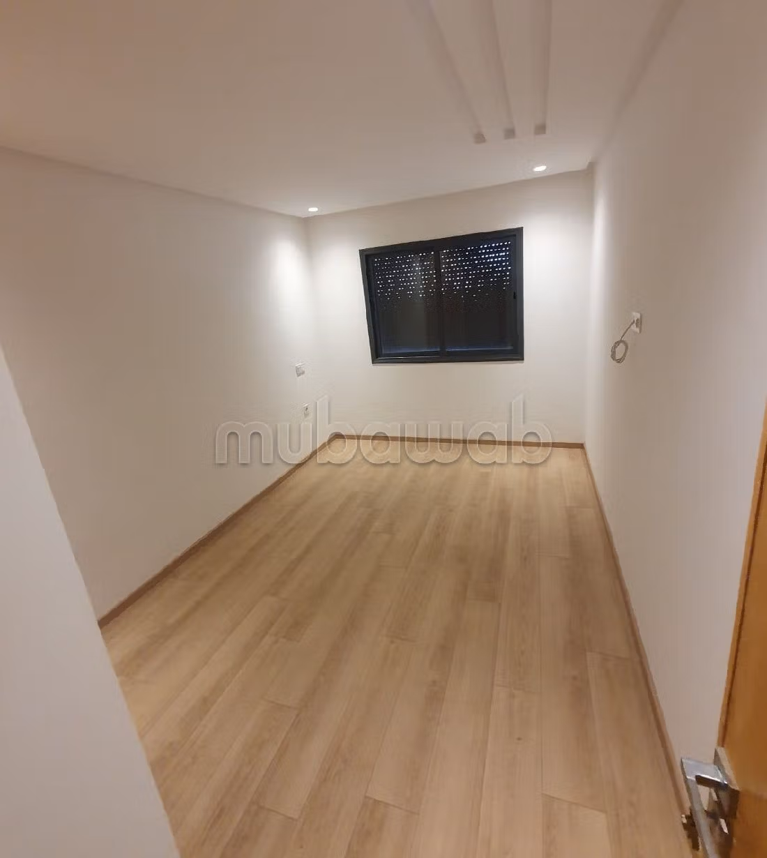 Beautiful apartment for sale in Zone Industrielle Oukacha. 5 large living areas. With Lift, Carpark