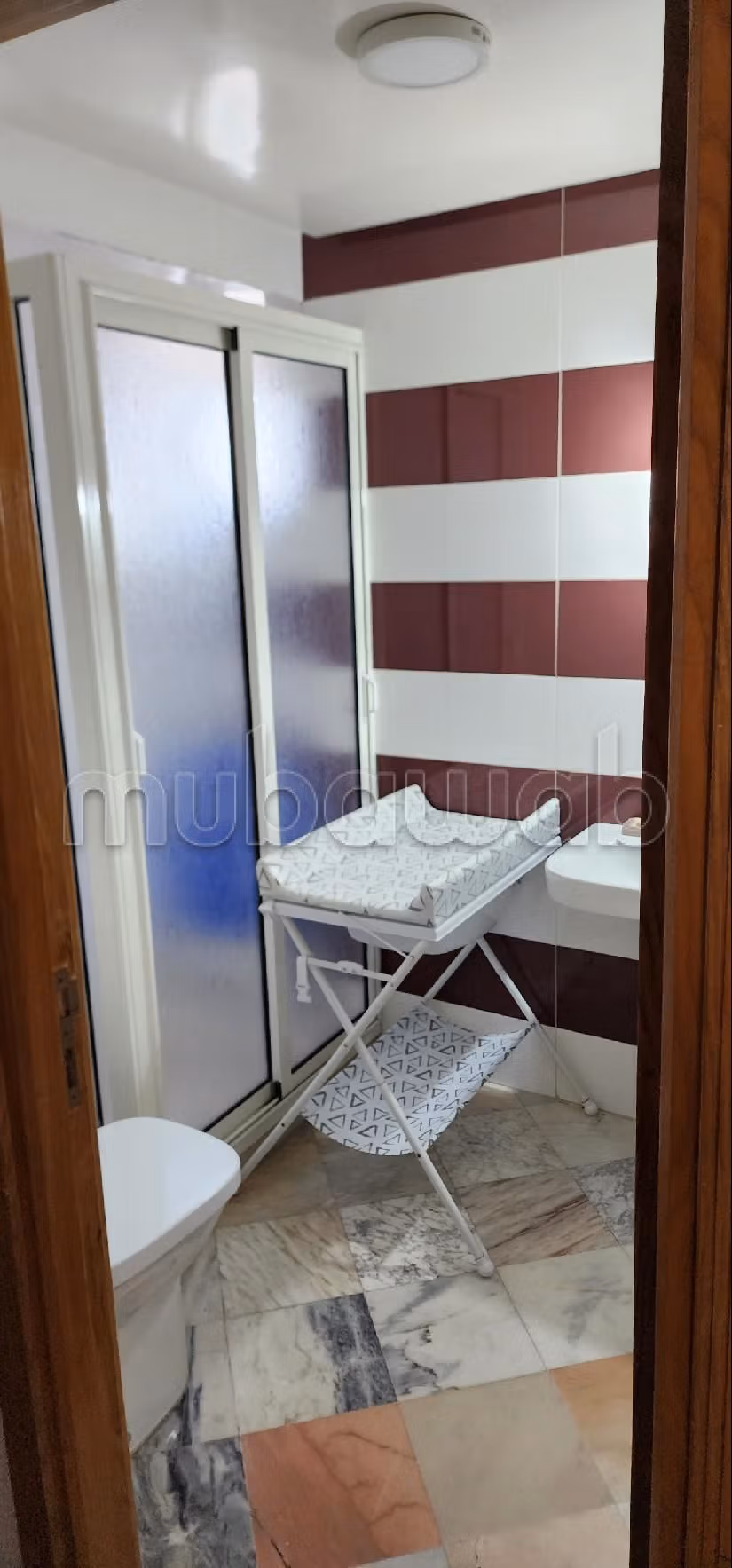 شقة رائعة للبيع ب قبيبات. 5 غرف كبيرة. مع مصعد وشرفة