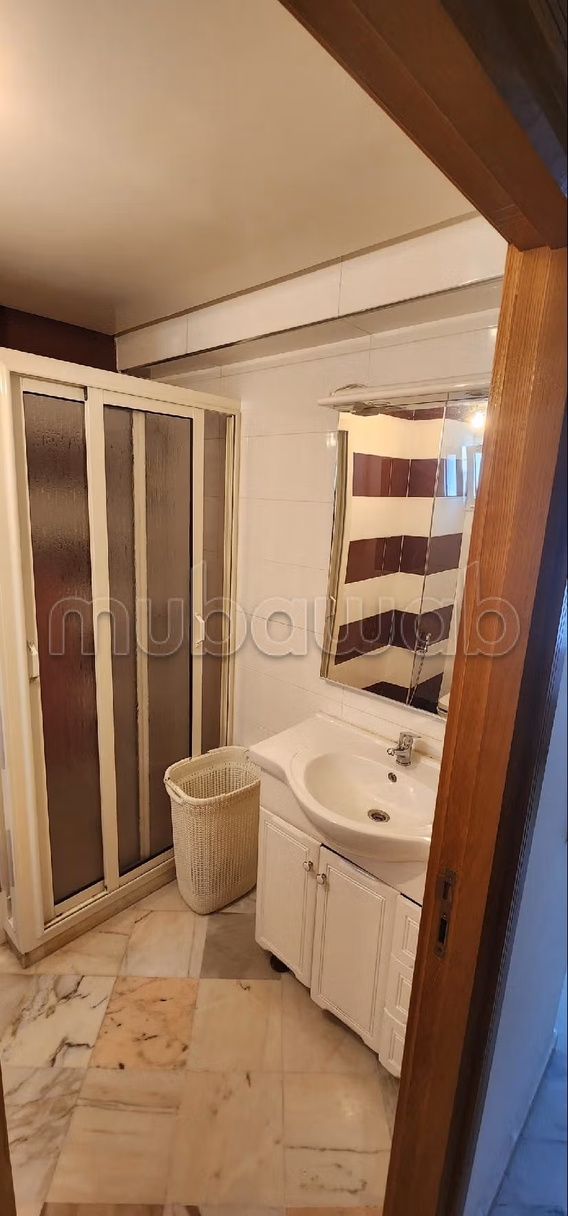 شقة رائعة للبيع ب قبيبات. 5 غرف كبيرة. مع مصعد وشرفة