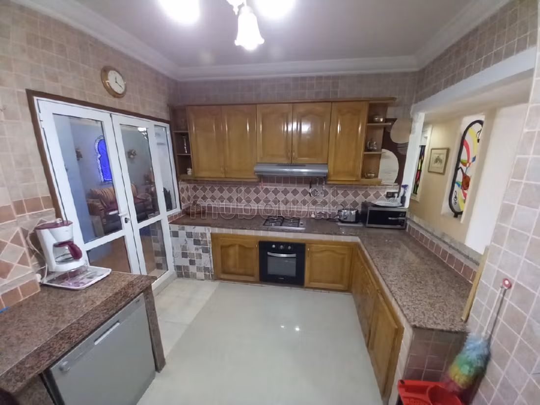 Apartment for sale in Iberie. 5 large rooms. View of the mountains, double glazing. 