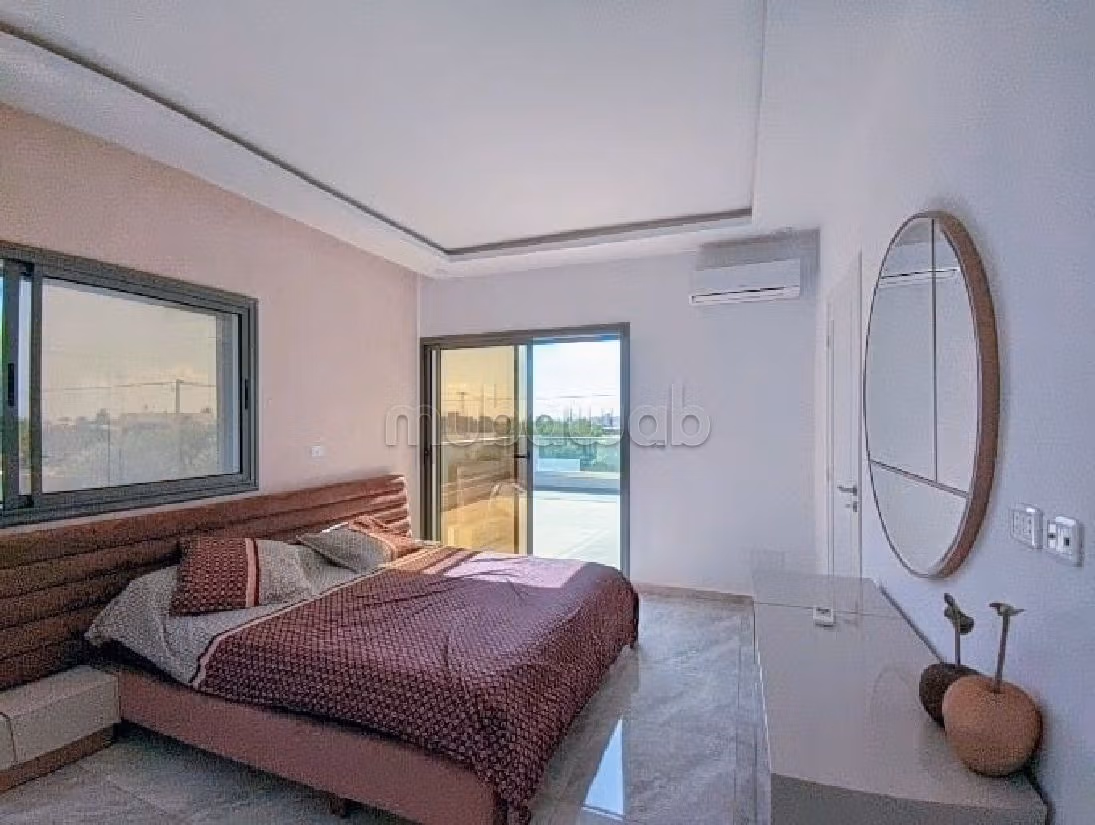 Fabulous villa for sale in Djerba. 3 beautiful rooms. Well decorated