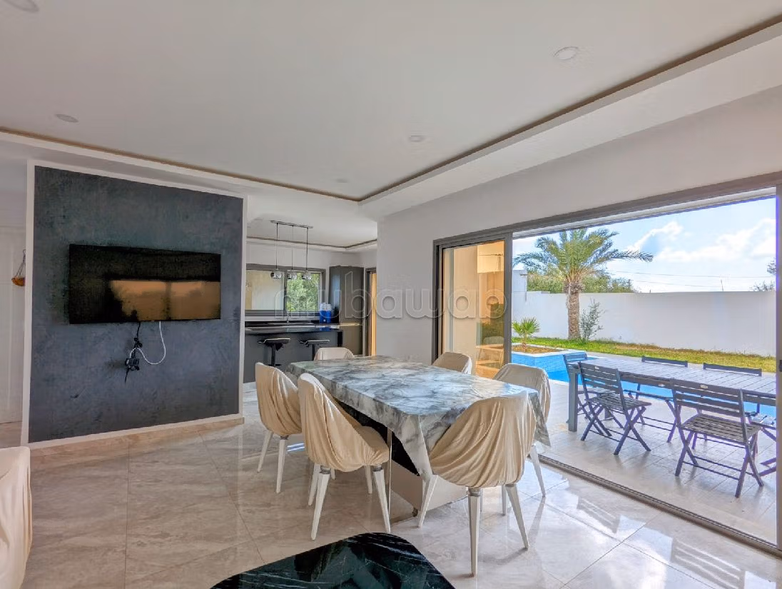 Fabulous villa for sale in Djerba. 3 beautiful rooms. Well decorated