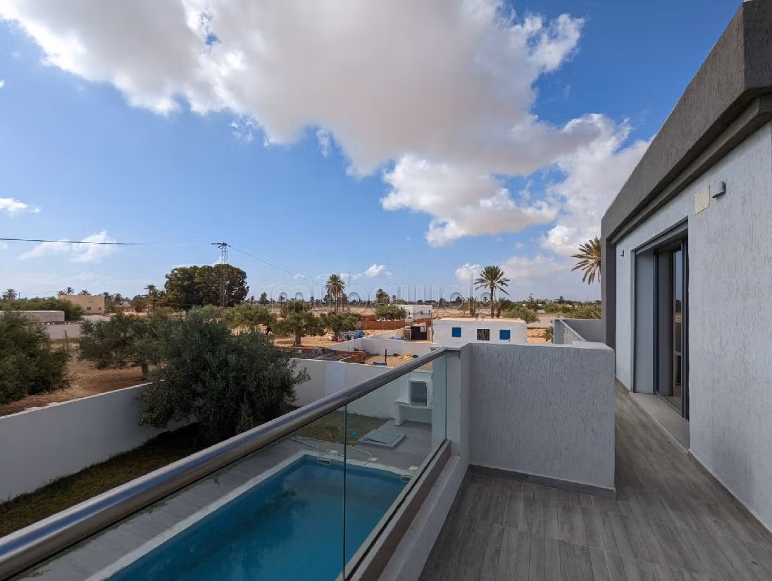 Fabulous villa for sale in Djerba. 3 beautiful rooms. Well decorated