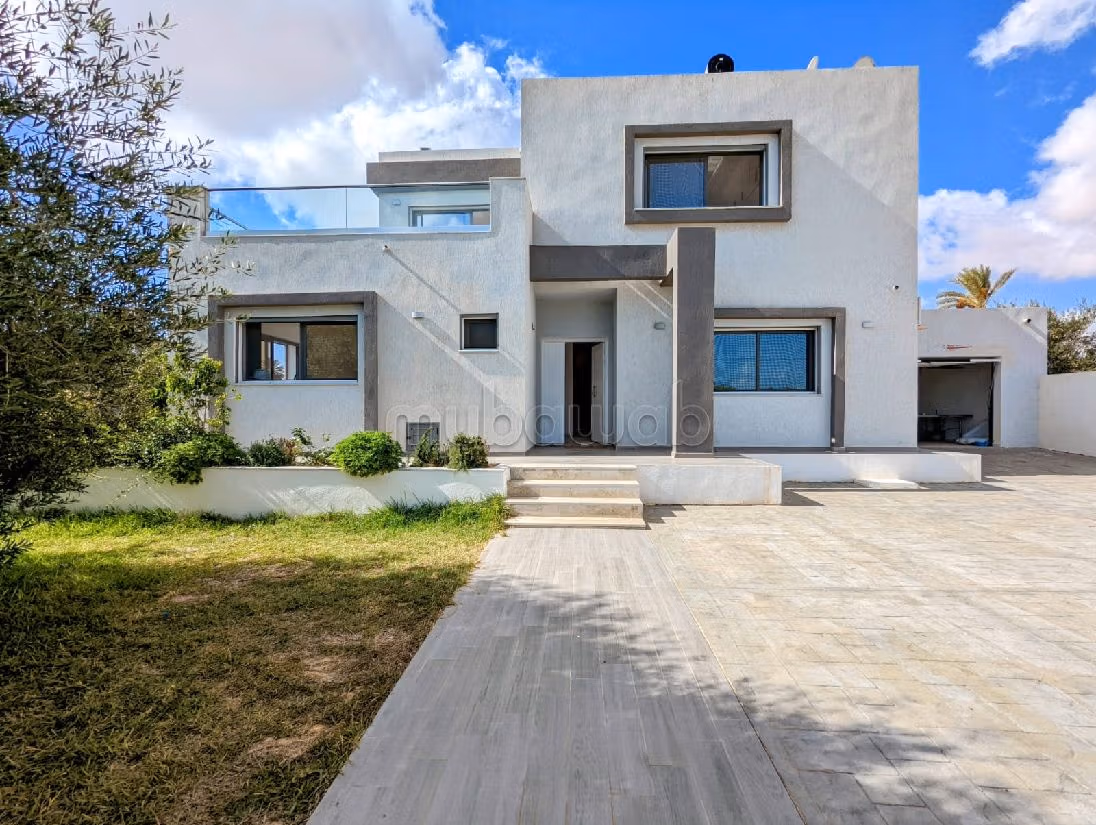 Fabulous villa for sale in Djerba. 3 beautiful rooms. Well decorated