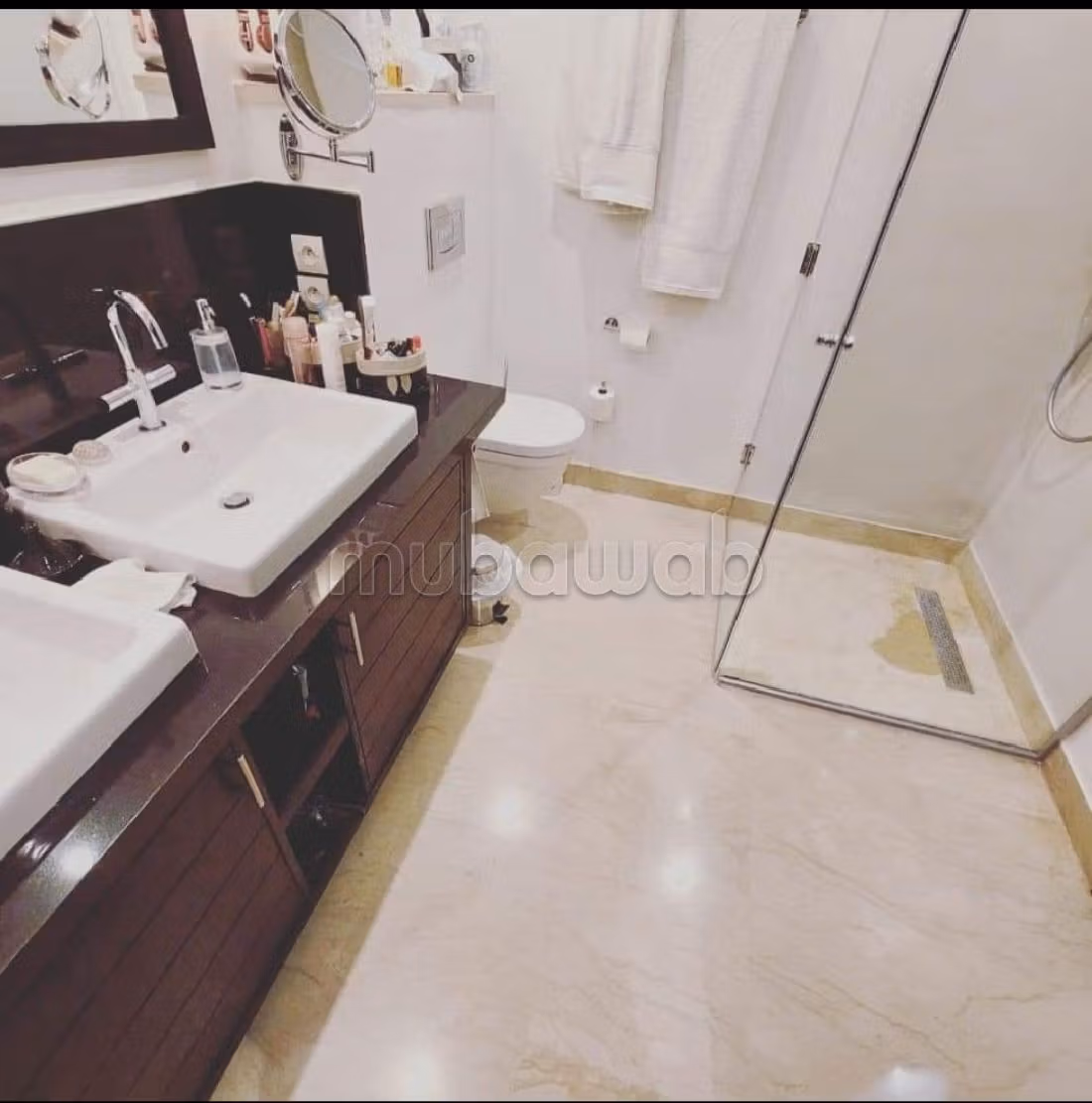 Residenza di lusso in vendita a Sidi Youssef. 4 camere. Antenna parabolica e impianto di videosorveglianza.