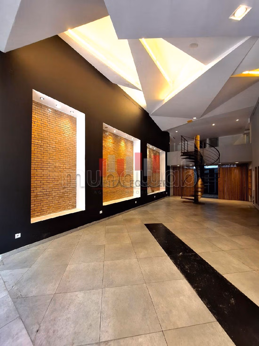 Local commercial premium de 220m2 à la location Bd Zerktouni