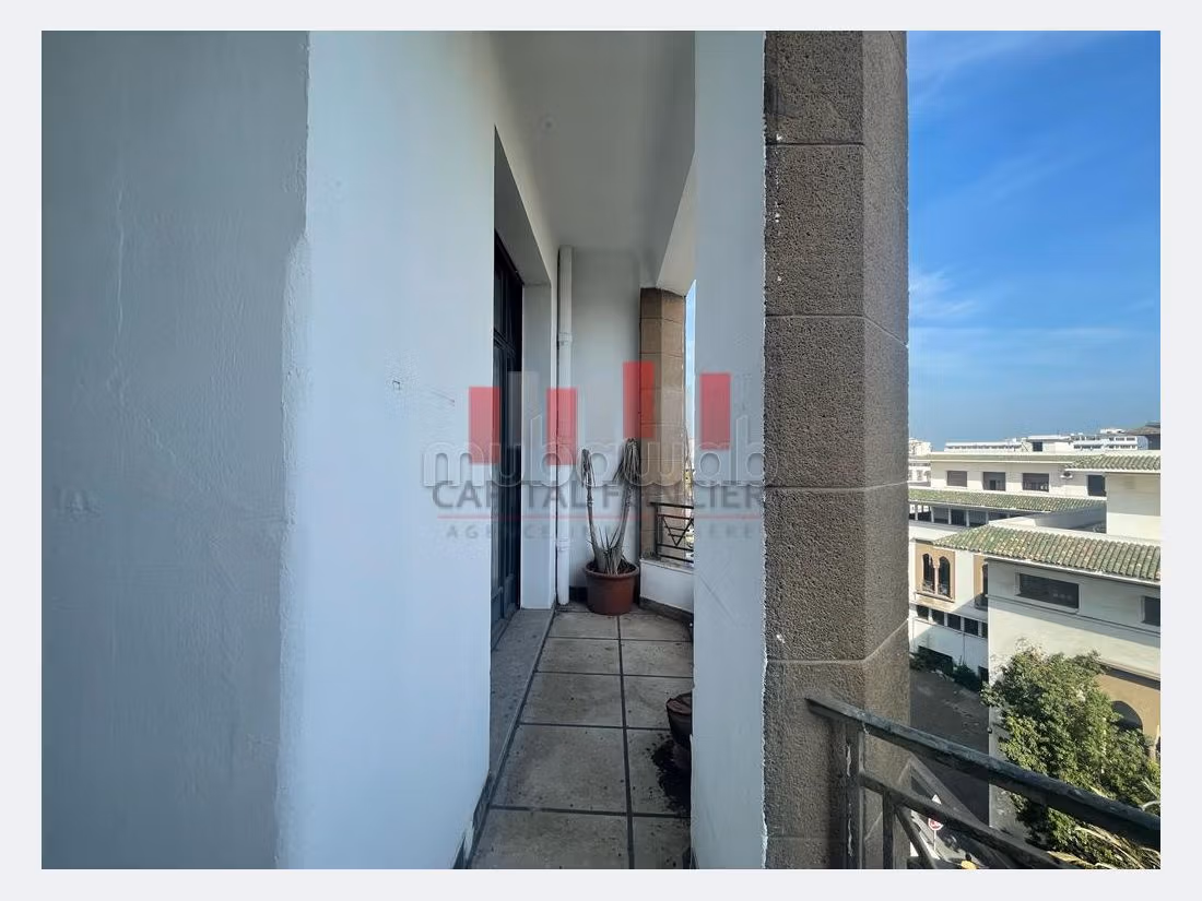 بيع شقة بوسط المدينة. المساحة الكلية 179 م². موقف سيارات ومصعد