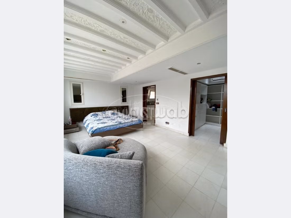 House for sale in Gammarth. Total area 930 m². Caretaker and swimming pool
