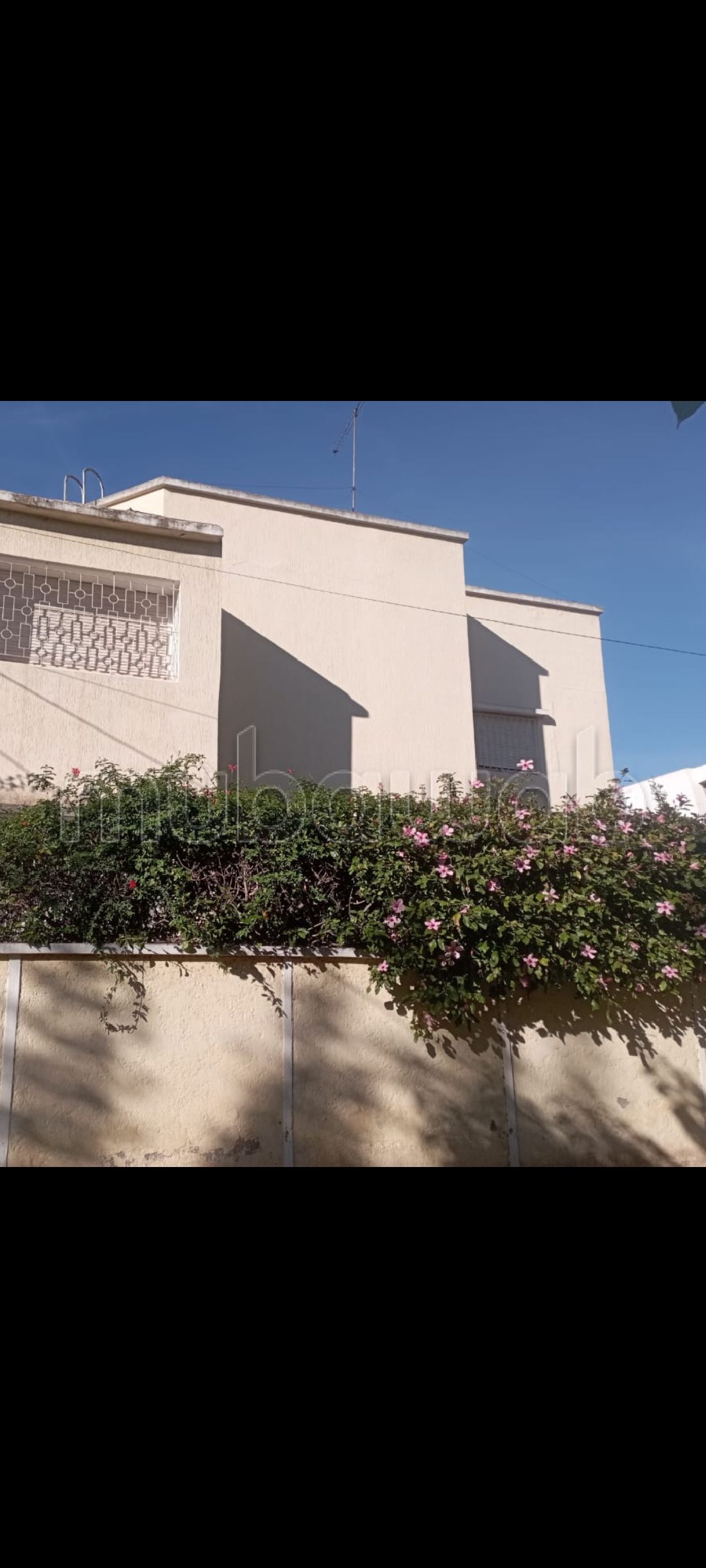 Luxury Villa for sale in Hassan Centre Ville. 3 rooms. Garage and