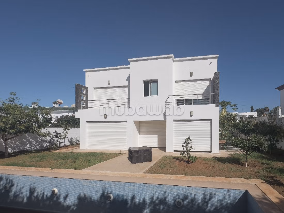 Villa de luxe à louer à Riyad. Surface de 1000 m². Piscine et air conditionné