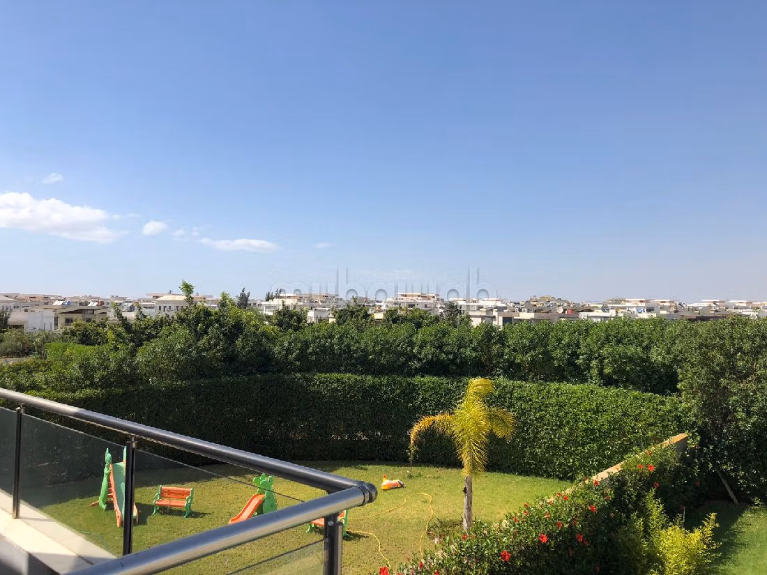 منزل فاخر للإيجار ببوسكورة. 3 قطع كبيرة. مطبخ مجهز جيدا. 