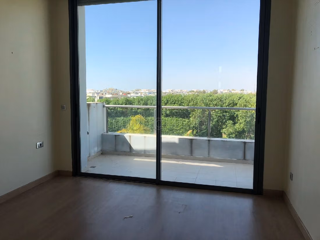 منزل فاخر للإيجار ببوسكورة. 3 قطع كبيرة. مطبخ مجهز جيدا. 