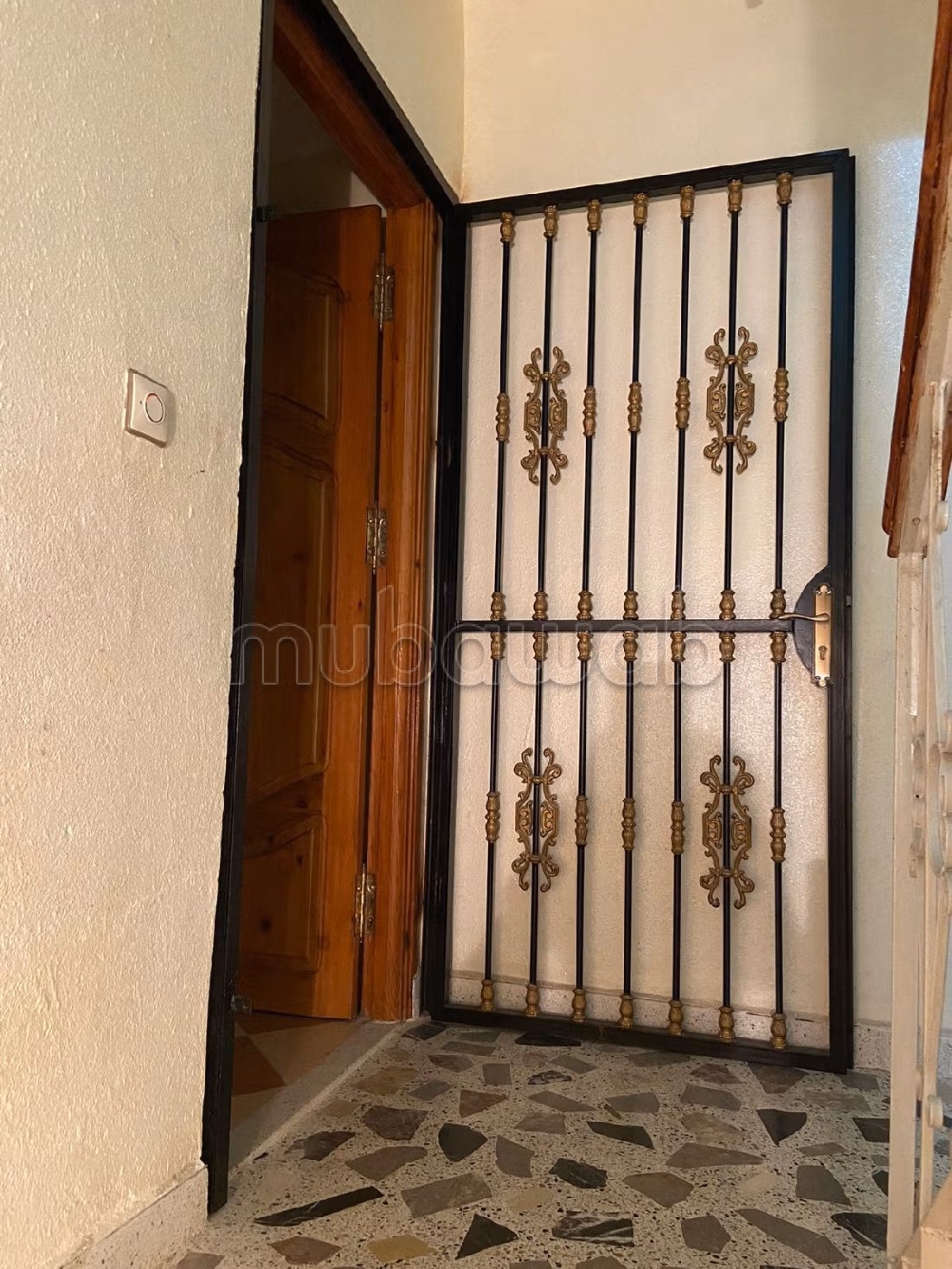 Piso en venta en Ziana. 2 bonitas habitaciones. Sin ascensor. 