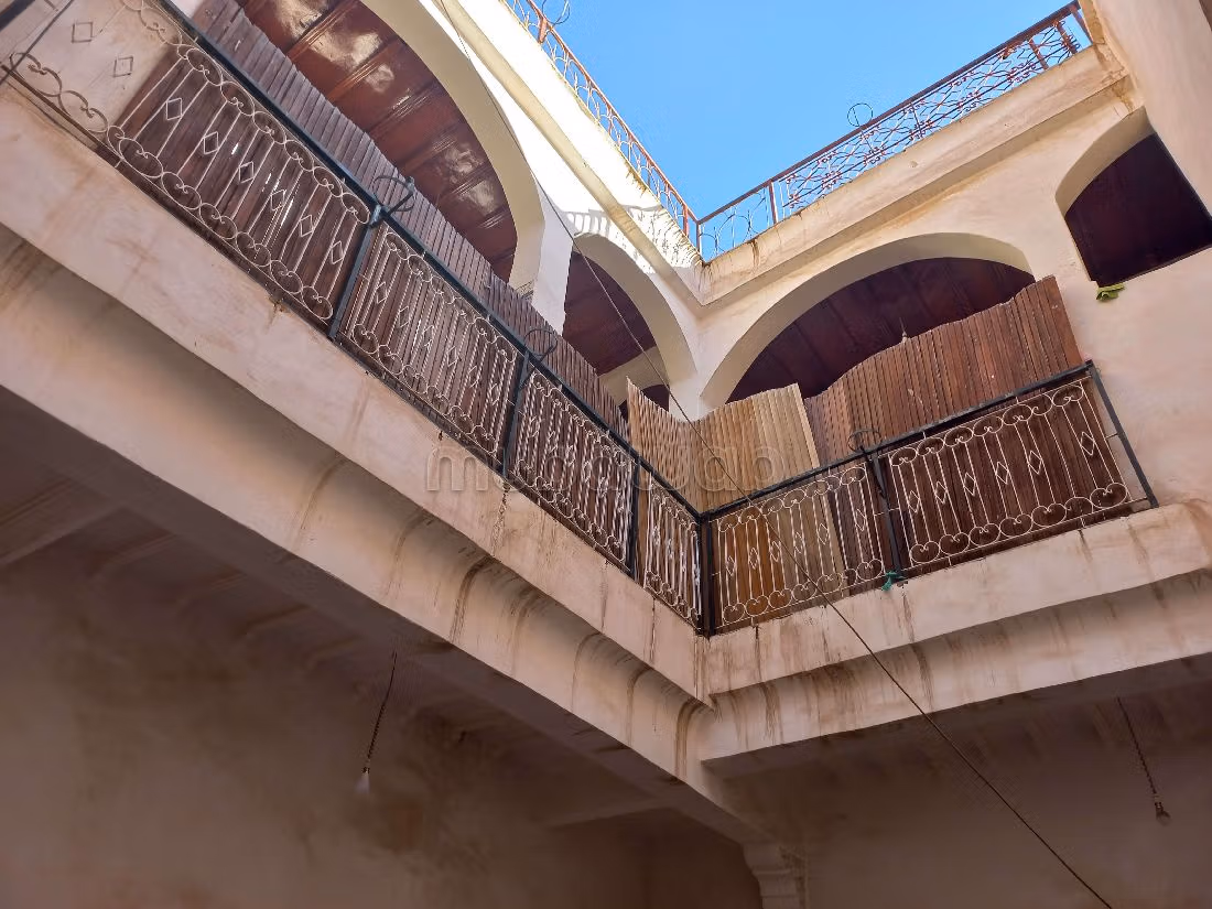 رياض فاخر للبيع ب قصيبة النحاس. 7 قطع كبيرة. شرفة كبيرة