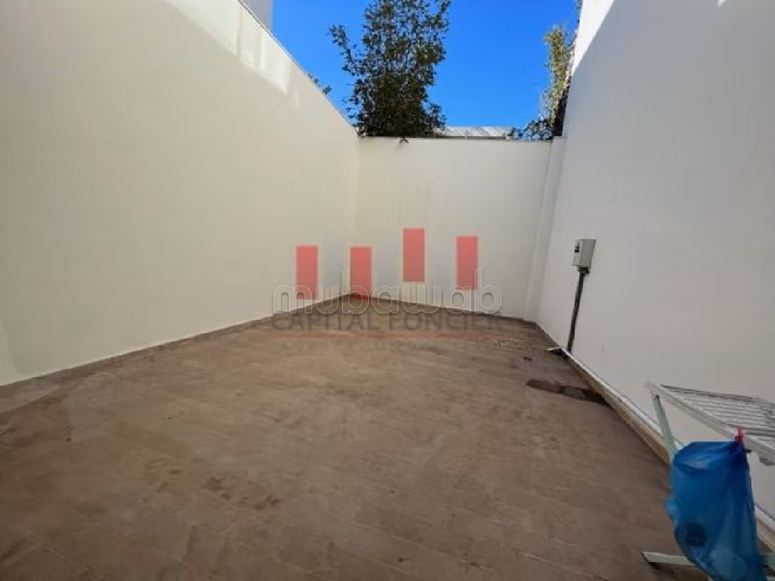 Offices for rent in Anfa. Surface area 200 m². Garage and terrace